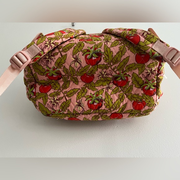 NWOT Vera Bradley Tomato Vines Bancroft Backpack - Picture 5 of 10
